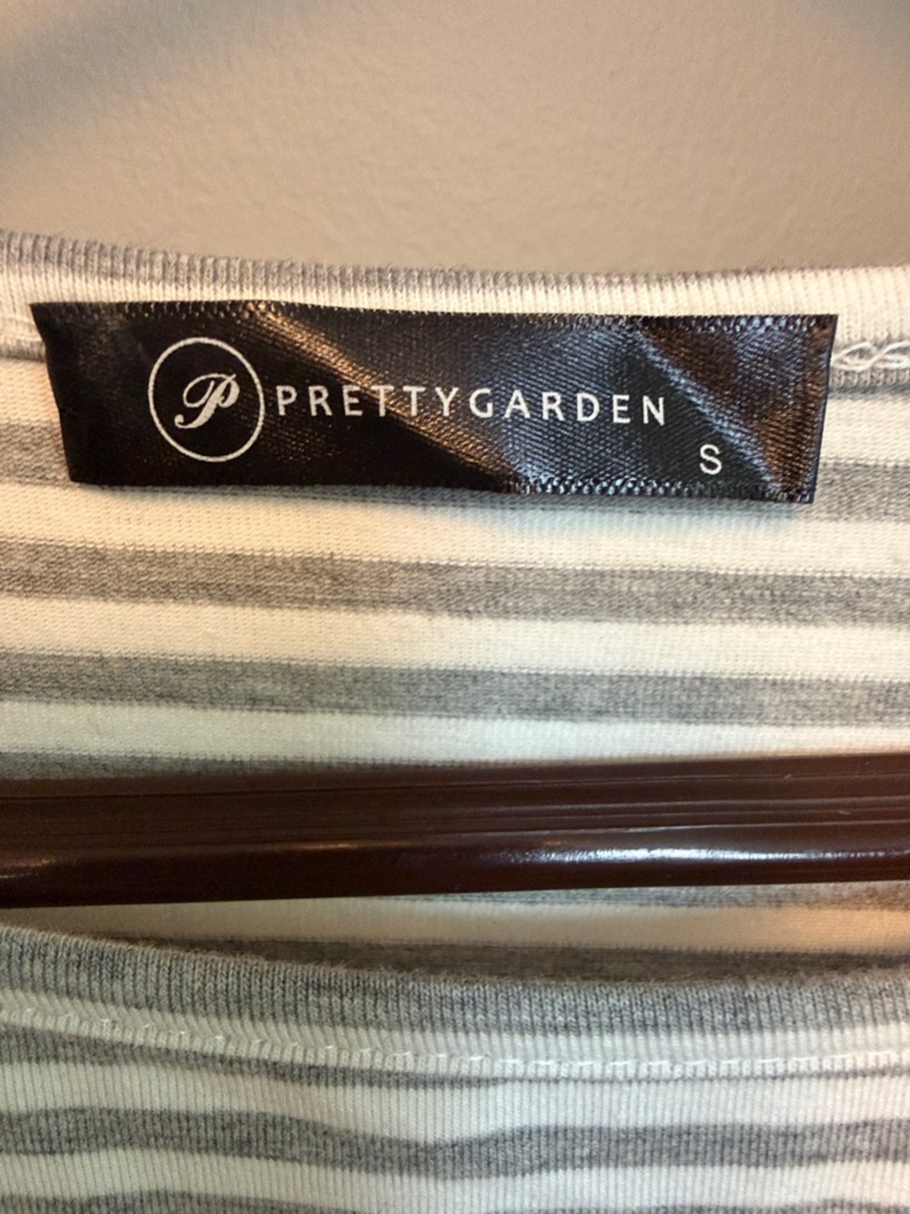 Pretty Garden Gray White Striped Tunic Dress Long Sleeve Soft Stretch Casual - Picture 2 of 4
